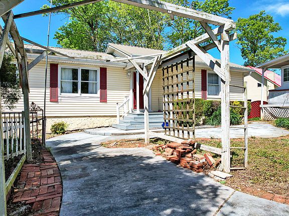 5th image of 691 Lakehaven Cir