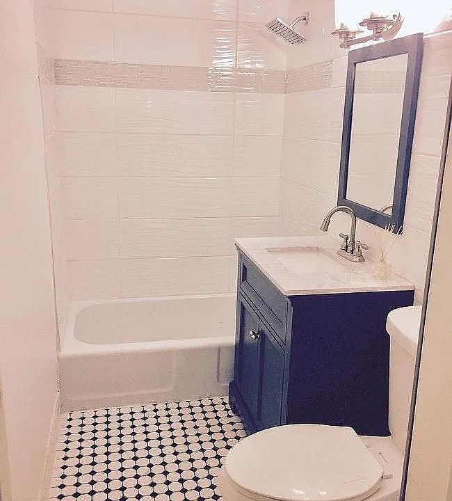2nd image of 6910 N Sheridan Rd APT 402