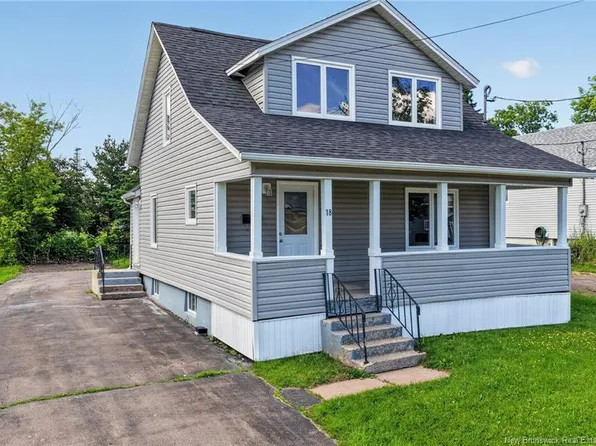 18 Seaman St, Moncton, NB E1A 4B6