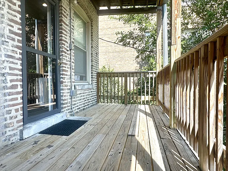 1433 W Foster Ave — Photo 20