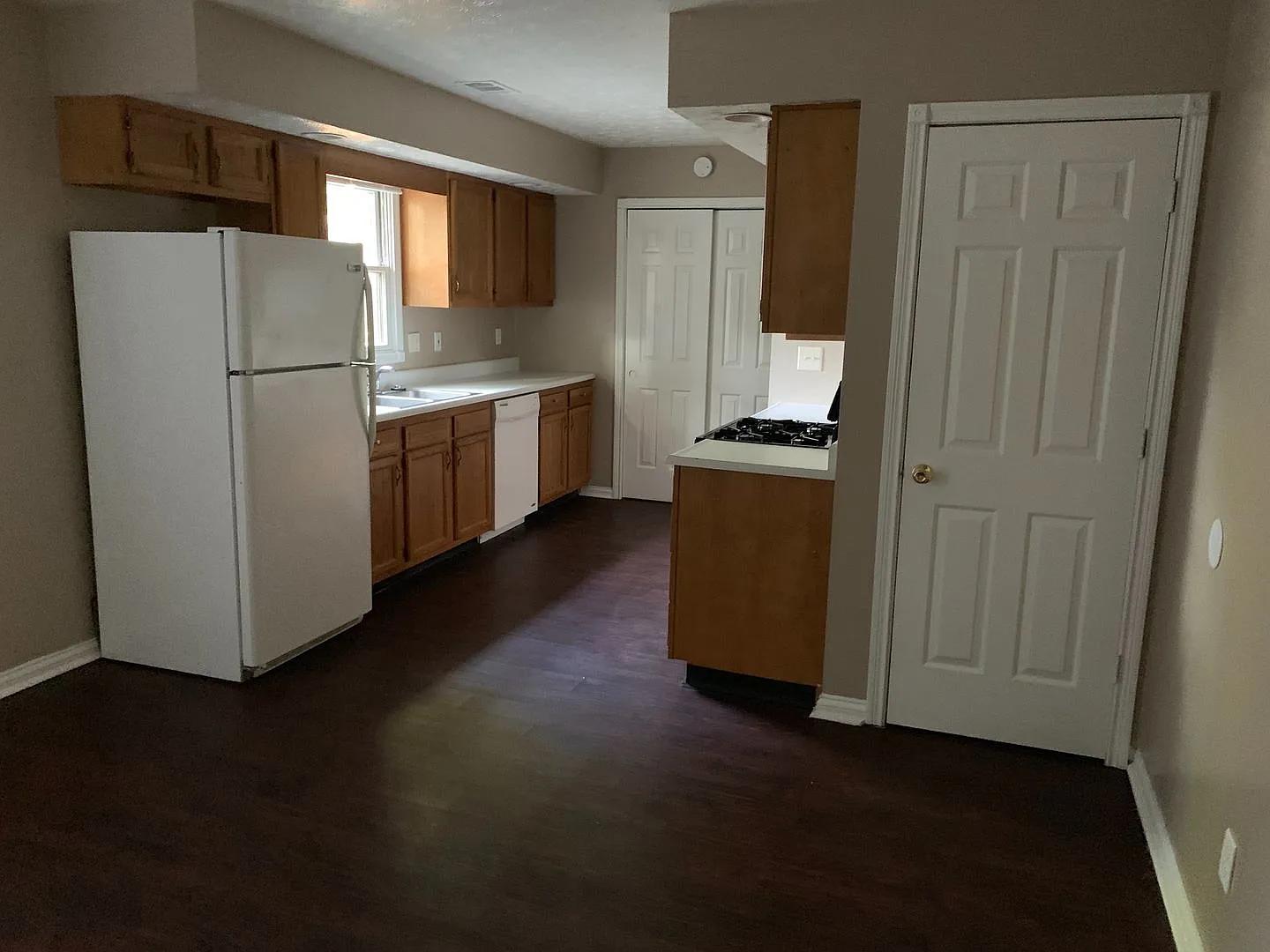 1800-1819 Kraig Drive — Photo 1