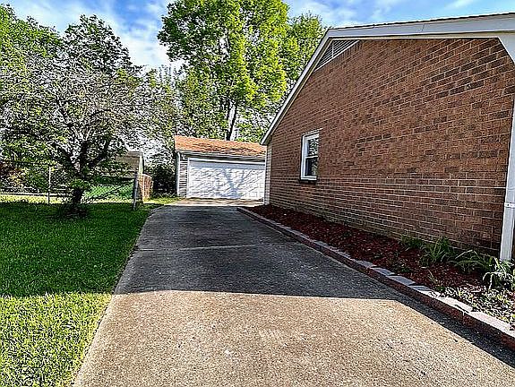 3rd image of 12312 Brookgreen Dr