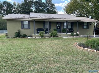 29 Spring Valley Rd, Decatur, AL 35603