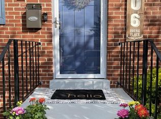 806 Young Pl, Frederick, MD 21702