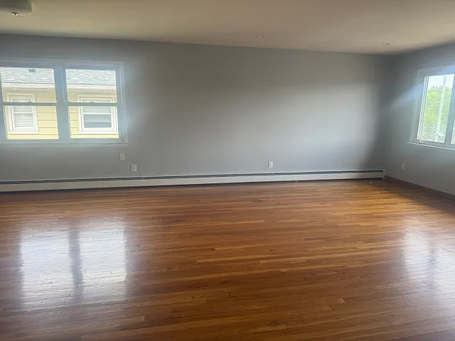 3 bed, 900 sqft, $3,100 — Photo 4
