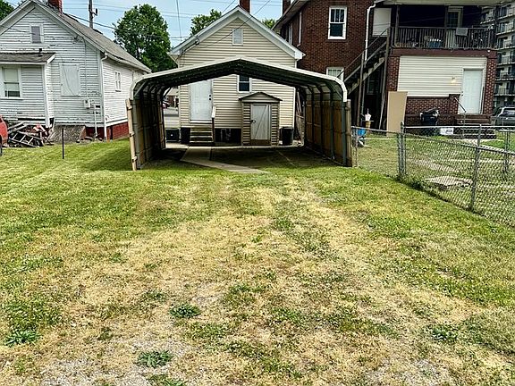 4th image of 3929 Rhodes Ave