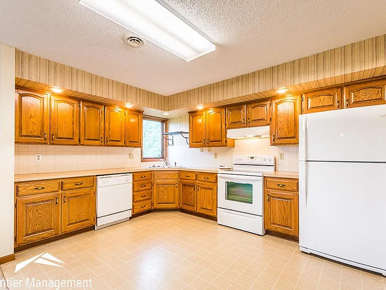 1919 Crescent Dr #1 — Photo 5