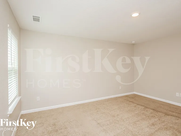 811 Walnut Creek Cir — Photo 16