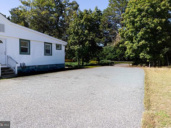 4th image of 1278 W Oak Rd