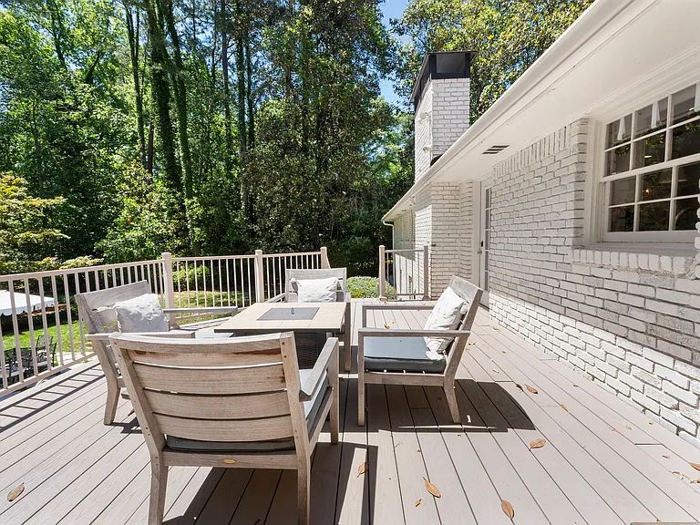 4470 Chatworth Ct NE — Photo 61