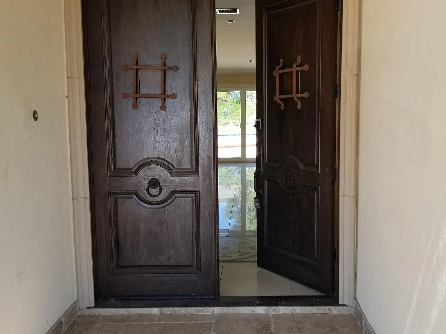 6 bed, 3507 sqft, $8,000 — Photo 1