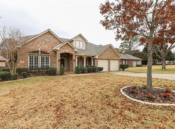 2nd image of 2704 Pinehurst Dr
