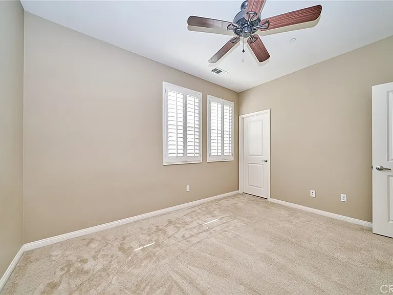 1324 N Macneil Dr — Photo 15