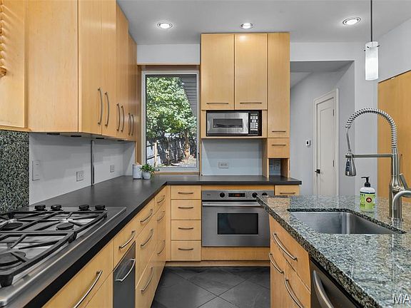 2nd image of 7117 Northmoor Dr