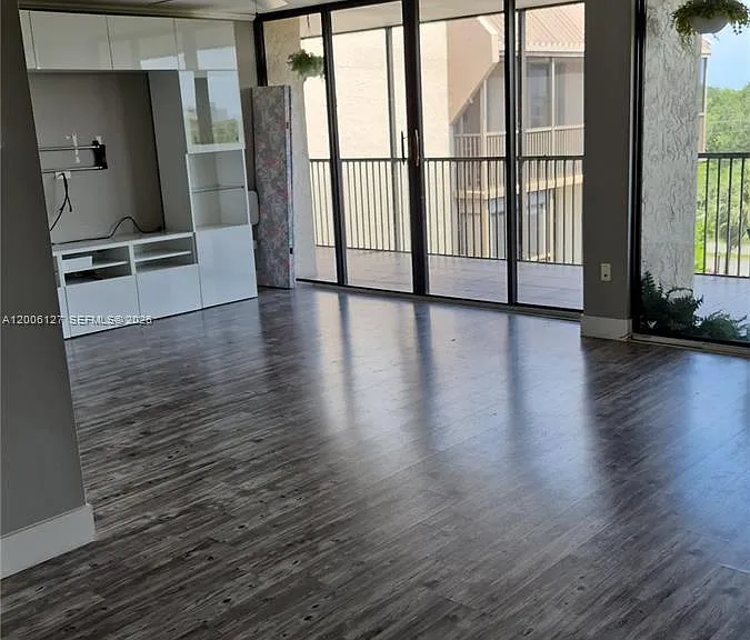 2816 N 46th Ave #J682 — Photo 2