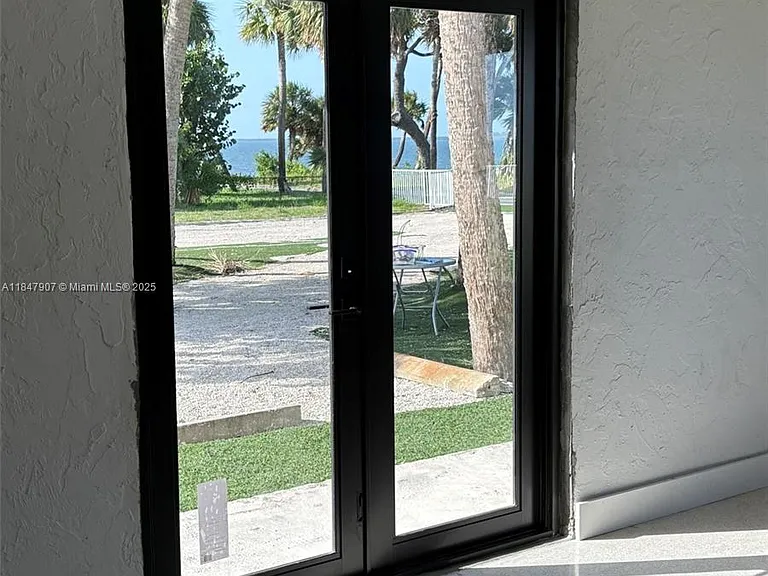 6003 S Indian River Dr — Photo 7