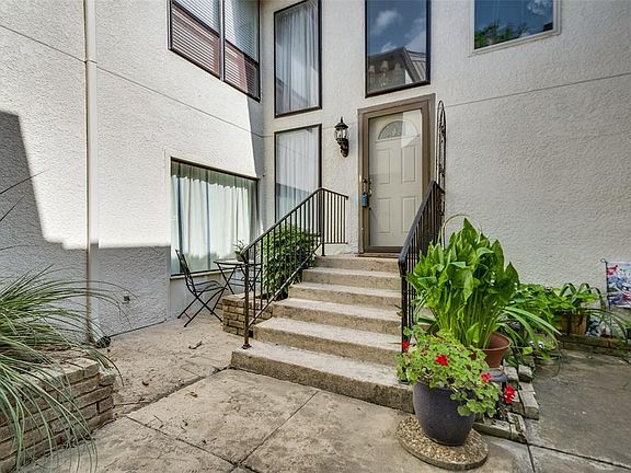 3rd image of 802 Pebble Beach Dr