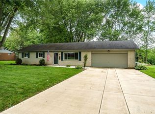 647 Carthage Dr, Beavercreek, OH 45434