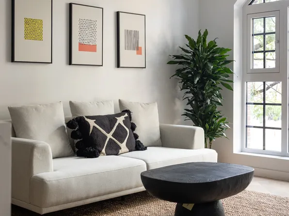 90 Herbert Street image 2 of 10