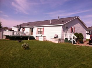 9455 River Oak Dr, Fenton, MI