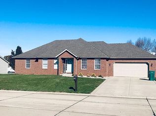 5649 Seasons Rdg, Smithton, IL 62285