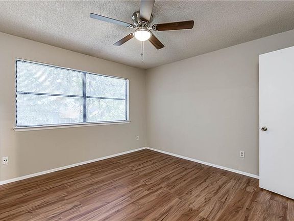 3rd image of 2809 Jadewood Ct APT B