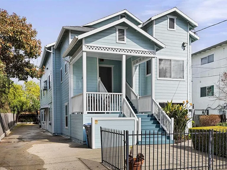 1619 Fairview St — Photo 1