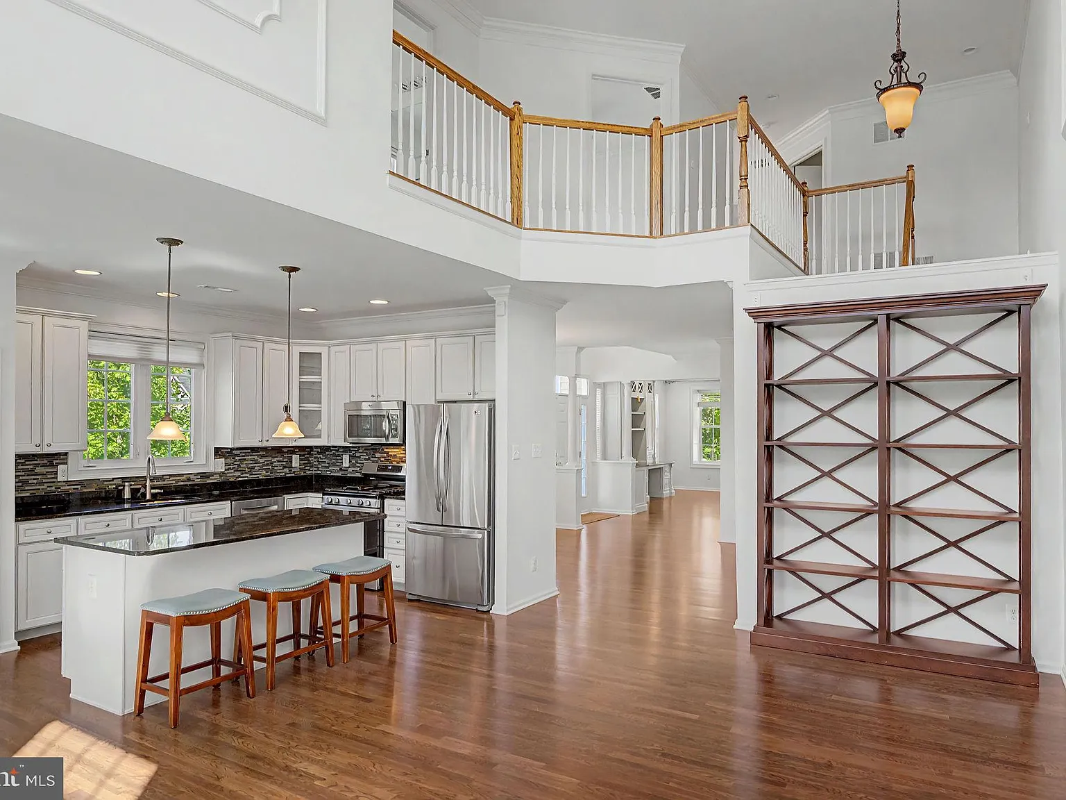 3 bed, 2.5 bath, 2348 sqft, $3,800 — Photo 3