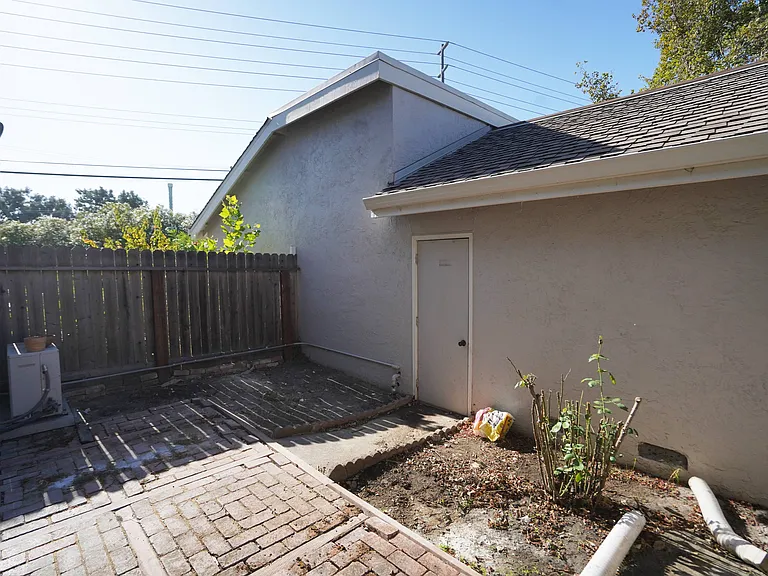 2396 Shoreside Ct — Photo 20