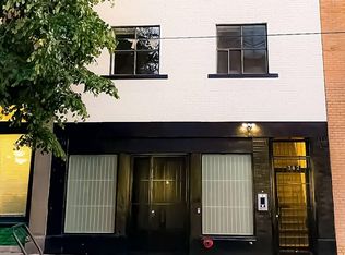 382 Powell St #201, Vancouver, BC V6A 1G4