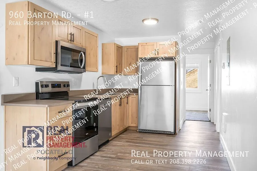 Building Photo - 960 Barton Rd #1