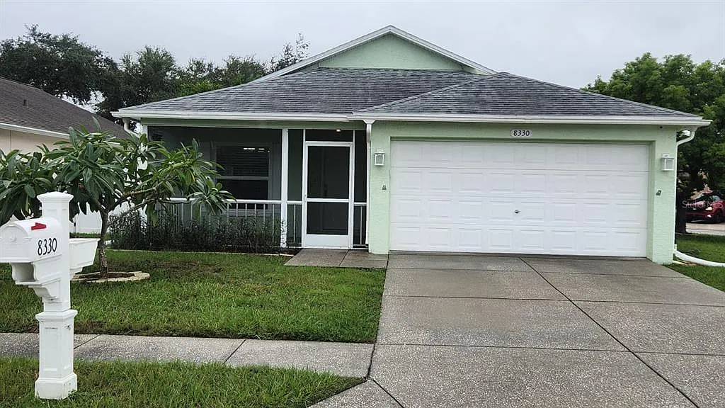 3 bed, 2.0 bath, 1278 sqft, $2,100 — Photo 2