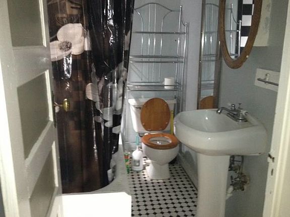 4th image of 1222 Pearl St APT G