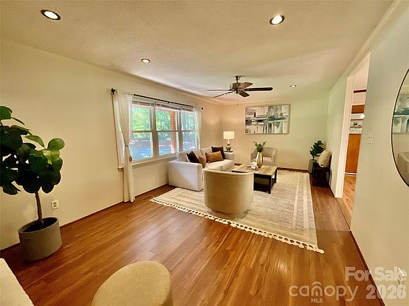 3rd image of 9500 Harvest Ln
