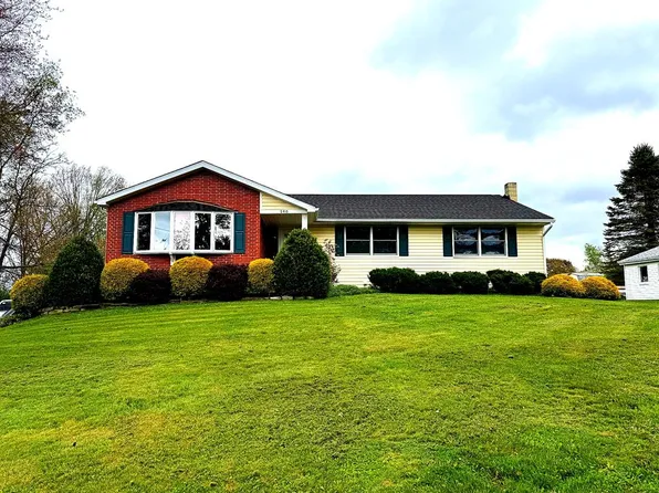 146 Saint Charles St, Seneca, PA 16346