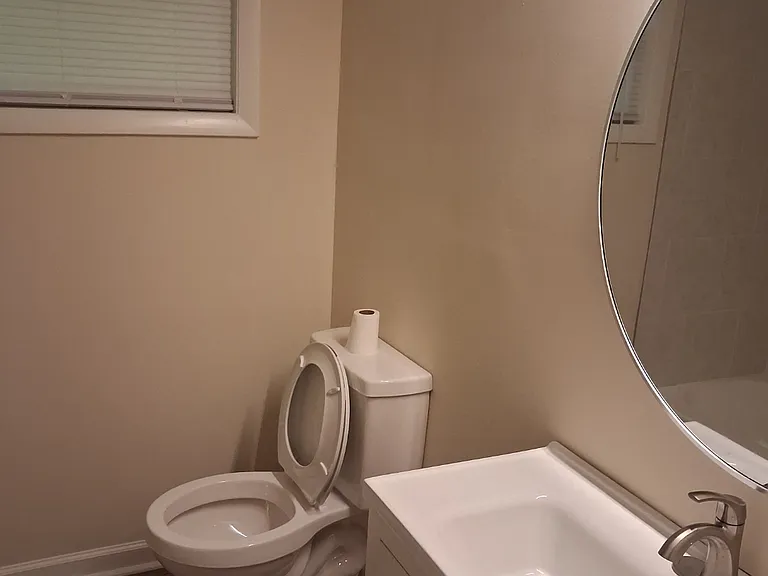 607 Courtland Ave — Photo 10