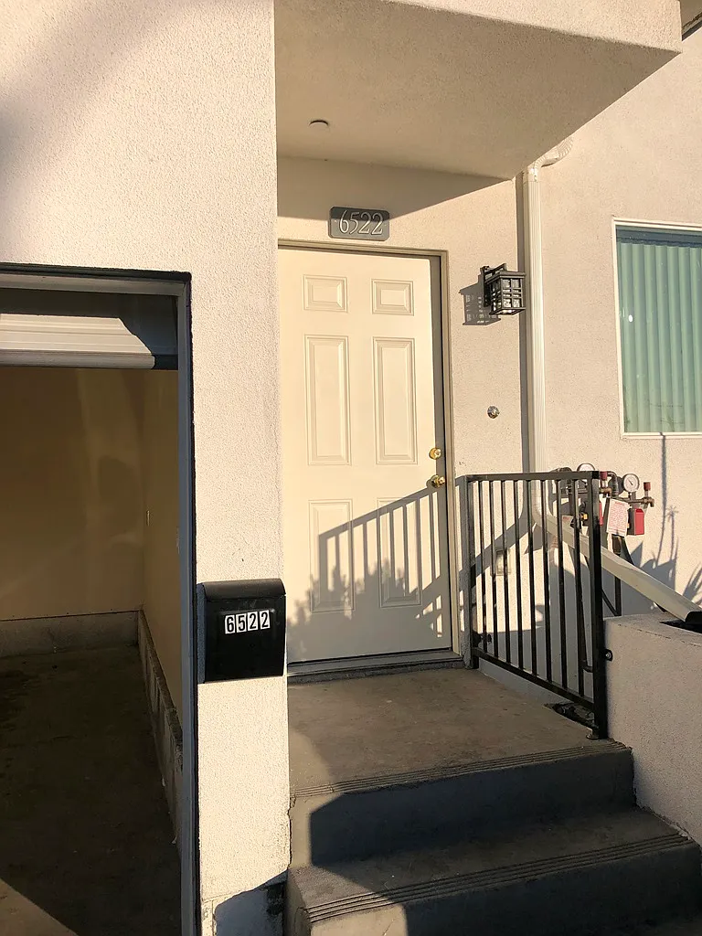 5 bed, 1857 sqft, $4,200 — Photo 2