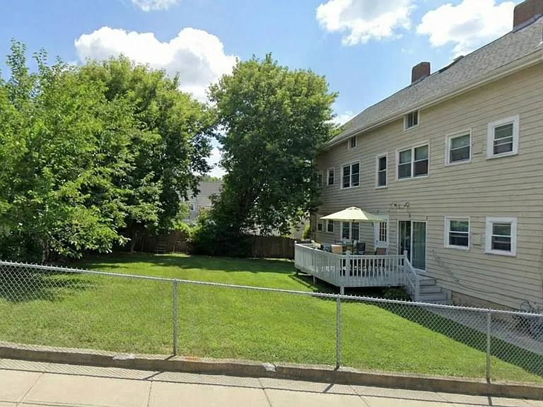 45 Slater St #A — Photo 16