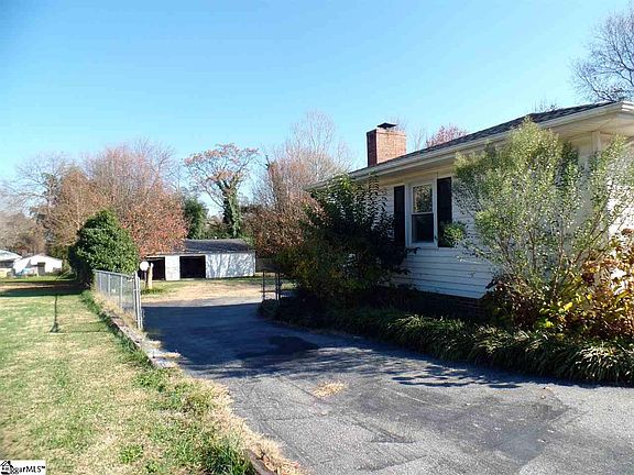 4th image of 13 Hull Dr