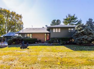 4622 Madison Ave, Des Moines, IA 50310