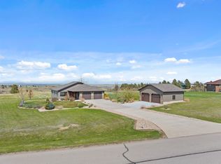 19228 Hat Ranch Dr, Belle Fourche, SD 57717