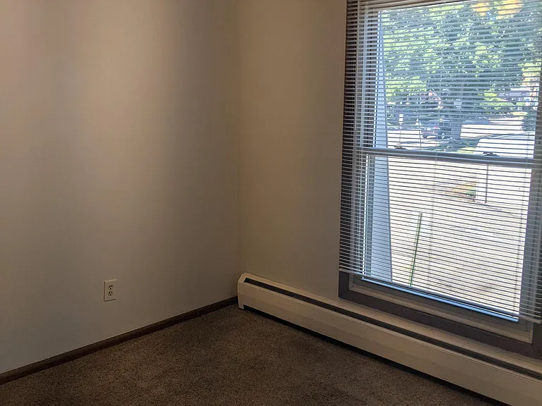 819 11th Ave S #8 — Photo 9