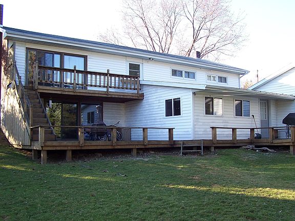 Back, with upper and lower deck.