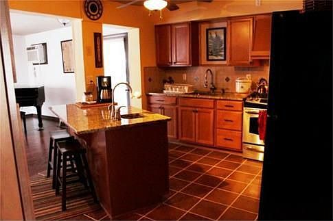 Newer Eat in Kitchen with Center Island