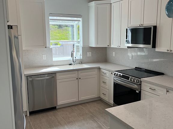 5th image of 1330 La Granada Dr