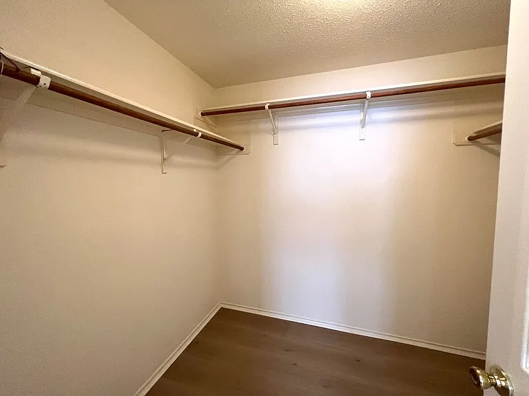 6708 Bancroft Woods Dr — Photo 15