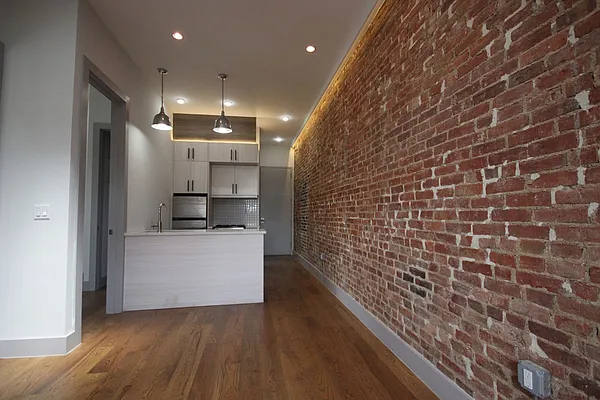 Rented by Nooklyn NYC LLC | media 49