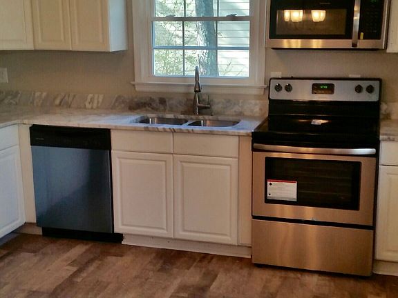 3rd image of 6204 Glenlivet Dr