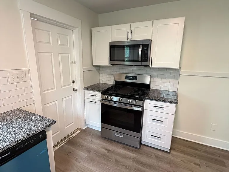 1272 Kent St — Photo 7