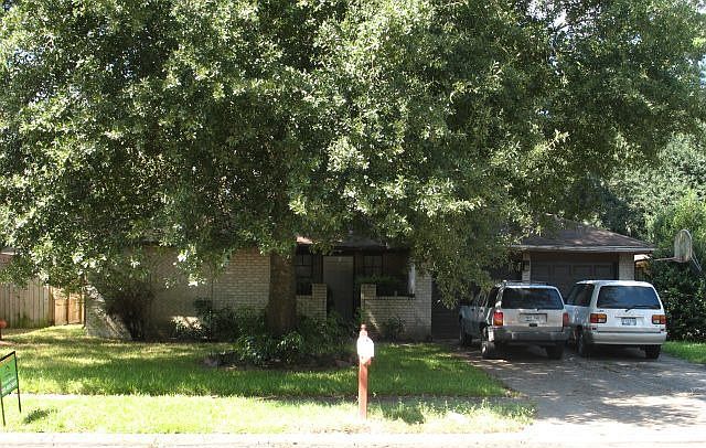 1st image of 7311 Woodland West Dr